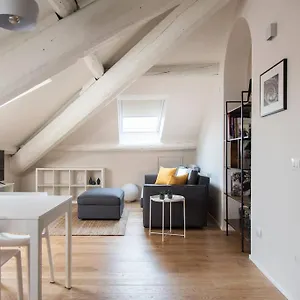 Breathtaking Castle View Youhosty - Quintino Sella Apartment